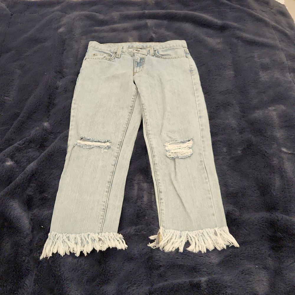 Stonewash, distressed, frayed hem Carmar cropped jeans size 26!